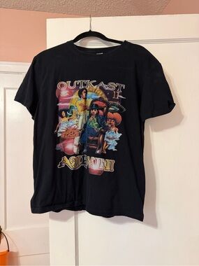 Black Men's Crew Neck OutKast T-Shirt